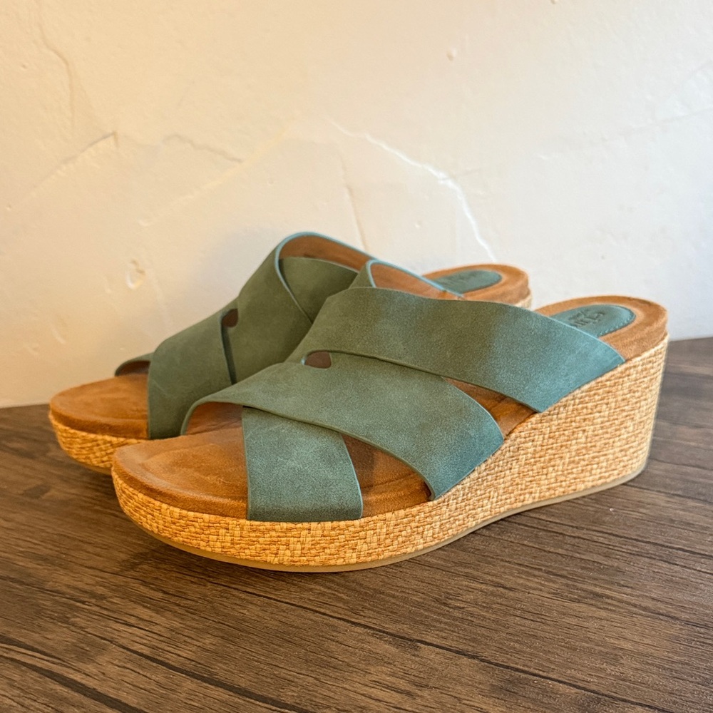 Sofft Green Suede Crisscross Wedge Sandals
